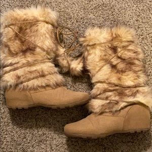 Fur boots